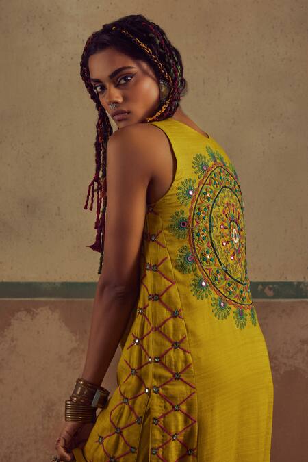 Buy_Zariya The Label_Yellow Bamboo, Crepe, Cotton Mirrors, Boho Jaal Embroidered Kurta Pant Set _Online_at_Aza_Fashions