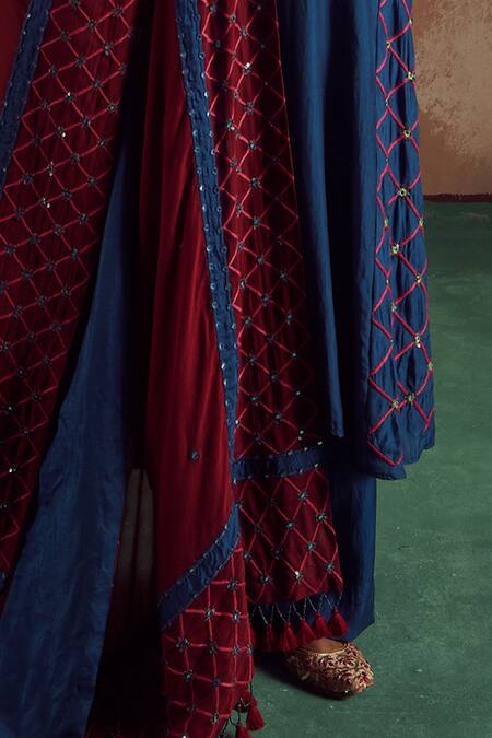 Zariya The Label_Yellow Bamboo, Silk, Cotton, Crepe Boho Sheesha Jaal Embroidered Kurta Pant Set _Online_at_Aza_Fashions