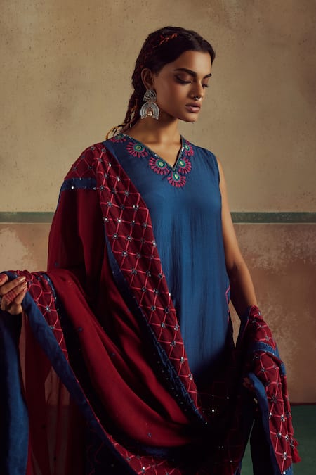 Shop_Zariya The Label_Yellow Bamboo, Silk, Cotton, Crepe Boho Sheesha Jaal Embroidered Kurta Pant Set _Online_at_Aza_Fashions