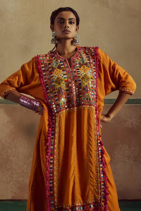 Zariya The Label_Orange Bamboo, Silk Mirrors, Banjaran Jhola Embroidered Kurta With Pant _Online_at_Aza_Fashions