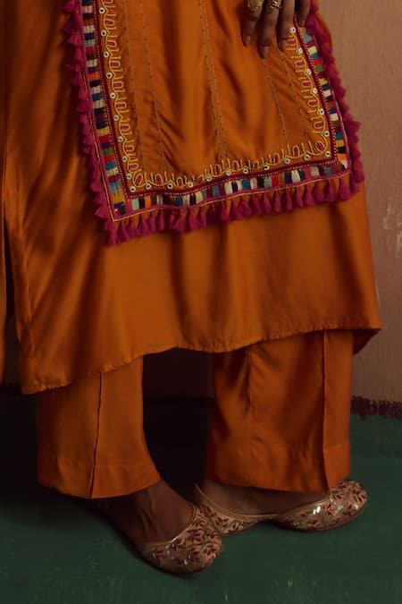 Zariya The Label_Orange Bamboo, Silk Mirrors, Banjaran Jhola Embroidered Kurta With Pant _at_Aza_Fashions