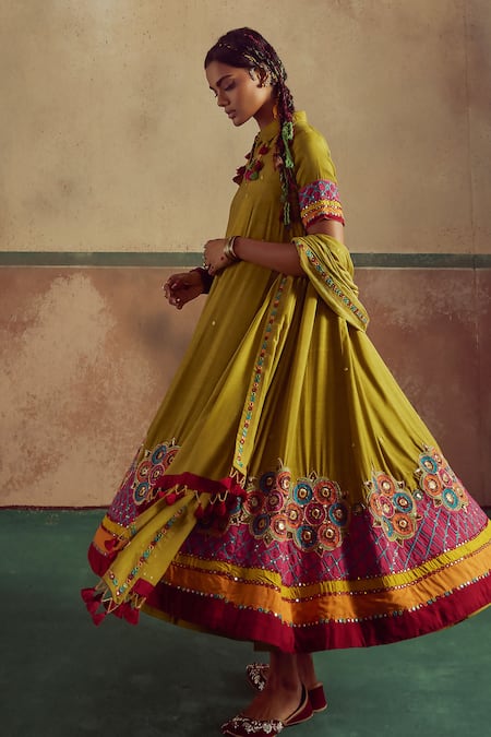 Zariya The Label Circle Gardenia Anarkali Pant Set 