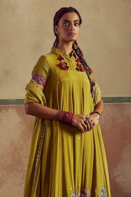 Zariya The Label_Green Bamboo, Crepe Mirrors, Sequins, Tassels Circle Gardenia Anarkali Pant Set _Online_at_Aza_Fashions