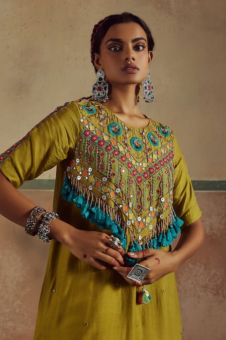 Shop_Zariya The Label_Green Bamboo, Silk Mirrors, Sequins, Banjaran Embellished Kurta With Pant _Online_at_Aza_Fashions