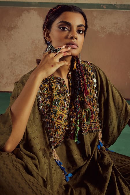 Buy_Zariya The Label_Green Bamboo Tassels, Beads, Asymmetric Floral Embroidered Cowl Cape With Pant _Online_at_Aza_Fashions