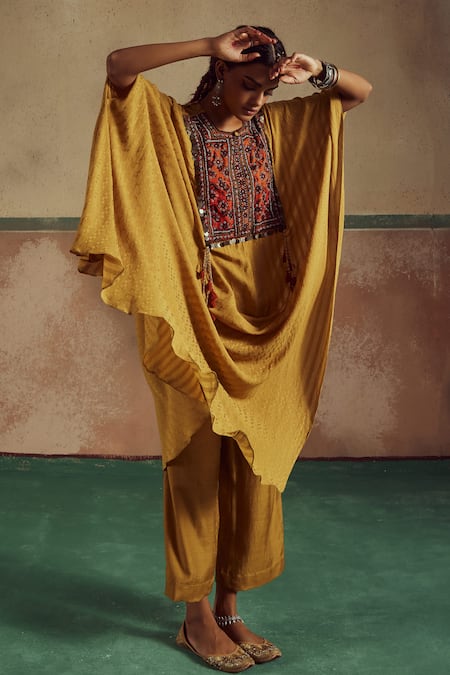 Buy_Zariya The Label_Yellow Bamboo Mirrors, Sequins, Asymmetric Bloom Embroidered Cowl Cape With Pant _Online_at_Aza_Fashions