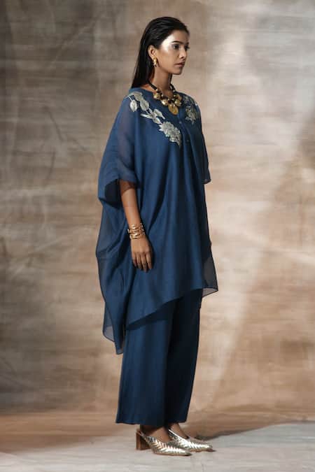 Buy_Neeta Bhargava_Blue Chanderi Embroidery V-neck Placement Floral Pattern Kaftan With Palazzo _Online_at_Aza_Fashions