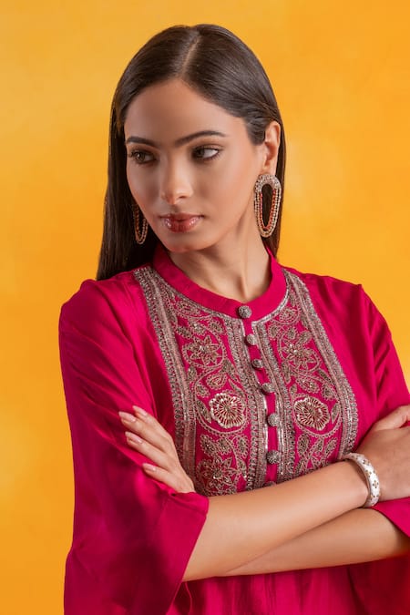 Pairaahan Pink Silk, Cotton Embroidery Round Neck Petunia Bloom Kaftan With Pant at Aza Fashions Pairaahan_Pink Silk, Cotton Embroidery Round Neck Petunia Bloom Kaftan With Pant_at_Aza_Fashions