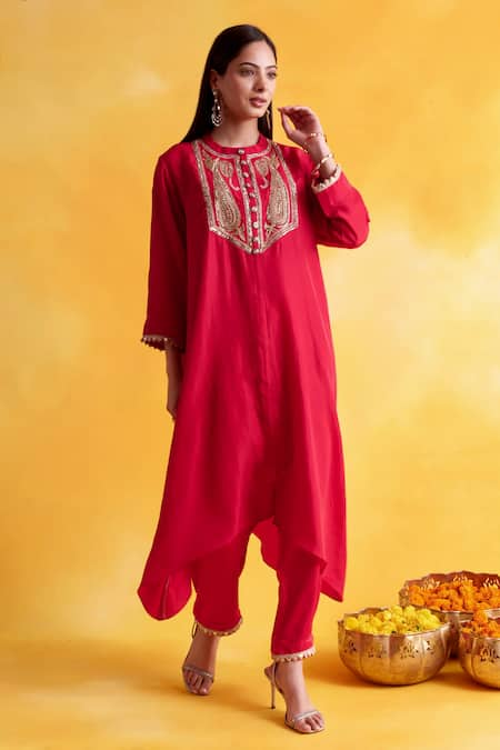 Pairaahan Wildflora Bloom Embroidered Silk Kurta With Pant 