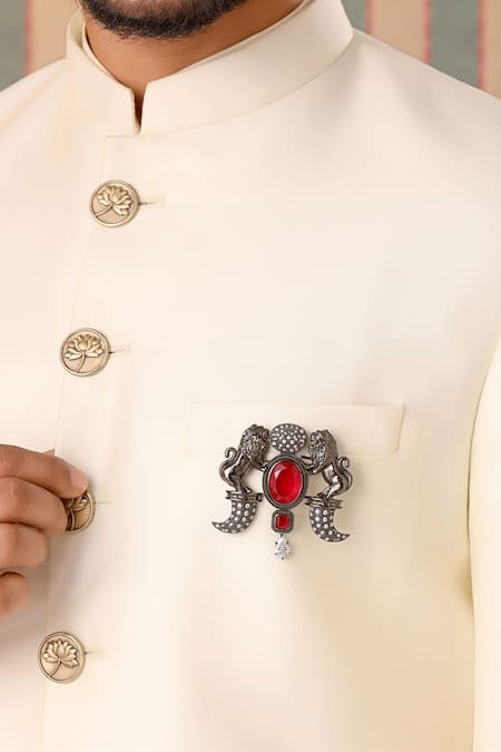Cosa Nostraa Gold Shehenshah-e-jungle Embellished Brooch 