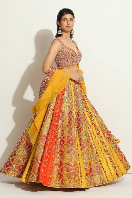 Buy_Vandana Sethi_Yellow Brocade Sequins Asymmetric Embroidered Bridal Lehenga Set _Online_at_Aza_Fashions
