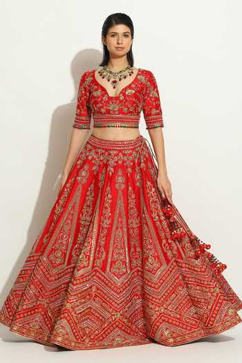 Shop Vandana Sethi Red Silk, Chiffon Zari, Embroidery V-neck Zardozi Blouse Bridal Lehenga Set Online at Aza Fashions Shop_Vandana Sethi_Red Silk, Chiffon Zari, Embroidery V-neck Zardozi Blouse Bridal Lehenga Set _Online_at_Aza_Fashions