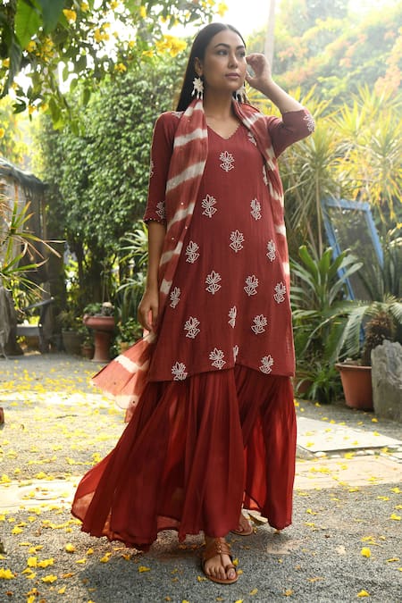 Rekha Agra Layered Long Kurta with Dupatta 