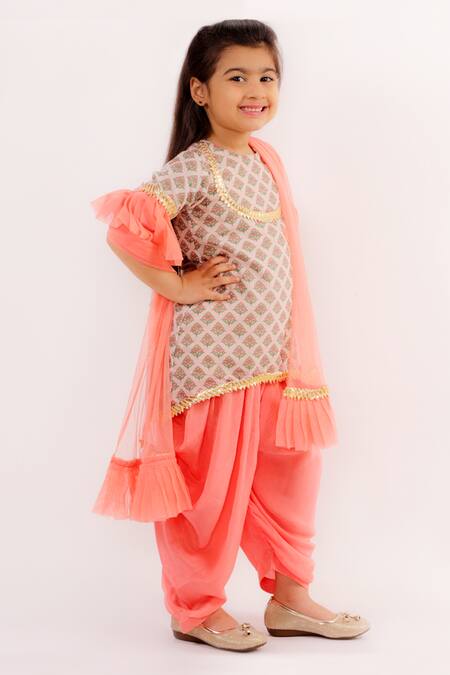 Shop Lil Angels Peach Crepe, Muslin, Chiffon Embroidery Printed Kurta Set Online at Aza Fashions Shop_Lil Angels_Peach Crepe, Muslin, Chiffon Embroidery Printed Kurta Set _Online_at_Aza_Fashions