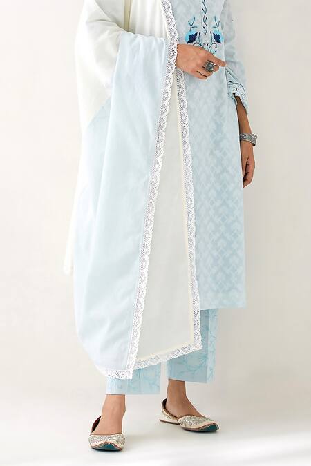 Anantaa by Roohi_Blue Embroidered Lace Scallop Cotton Two Tone Dupatta _Online_at_Aza_Fashions