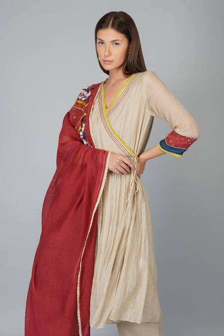 Buy_Devyani Mehrotra_Beige Chanderi 40grm Applique Floral Pattern V Neck Angarkha Set_Online_at_Aza_Fashions