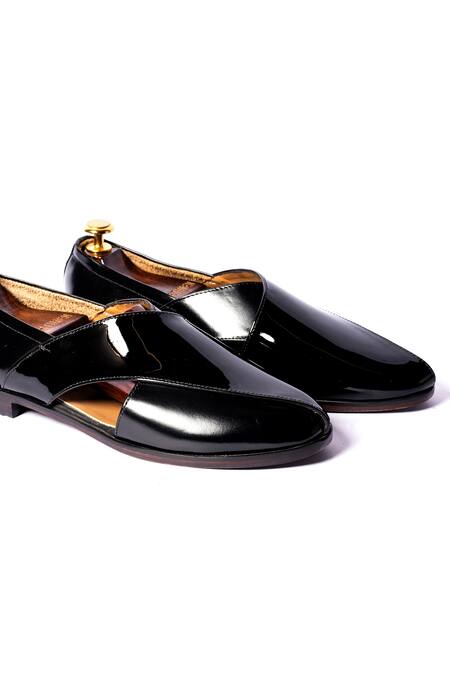 Artimen Black Paton Round Toe Peshawari Online at Aza Fashions Artimen_Black Paton Round Toe Peshawari _Online_at_Aza_Fashions