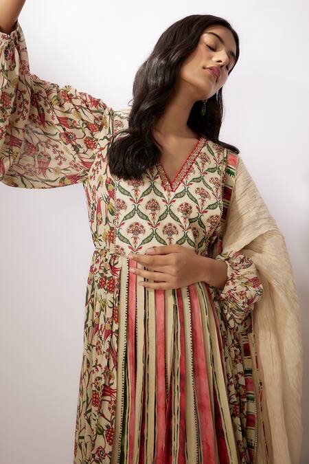 Shop_Nadima Saqib_Beige Crepe, Tissue, Chanderi Embroidery, Zari V-neck Florette Print Kurta Set _Online_at_Aza_Fashions