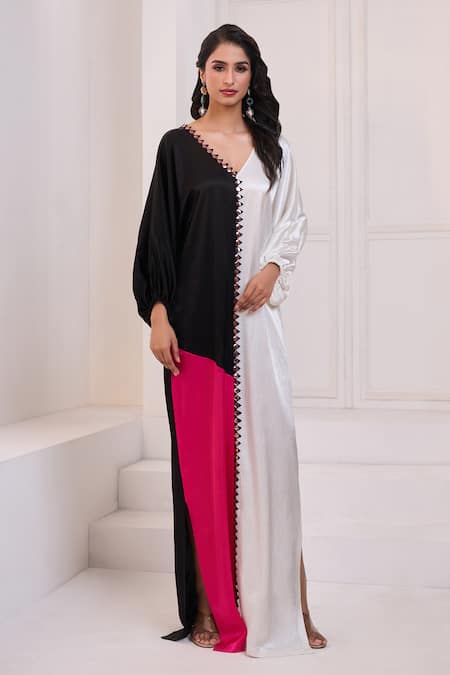Buy_Masumi Mewawalla X AZA_White Maheshwari Embroidery V-neck Tri Color Block Long Tunic _Online_at_Aza_Fashions