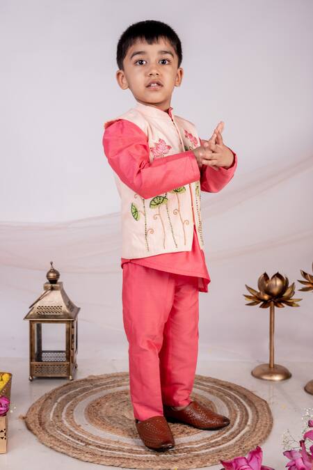 Toplove Peach Cotton, Silk Embroidery, Sequins, Cut Work Floral Cutdana Kurta Set Online at Aza Fashions Toplove_Peach Cotton, Silk Embroidery, Sequins, Cut Work Floral Cutdana Kurta Set _Online_at_Aza_Fashions