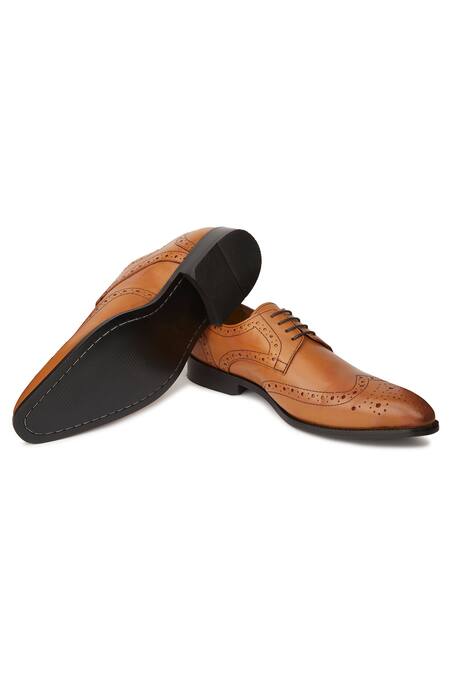Shop Hats Off Accessories Brown Cut Work Textured Leather Oxford Shoes Shop_Hats Off Accessories_Brown Cut Work Textured Leather Oxford Shoes
