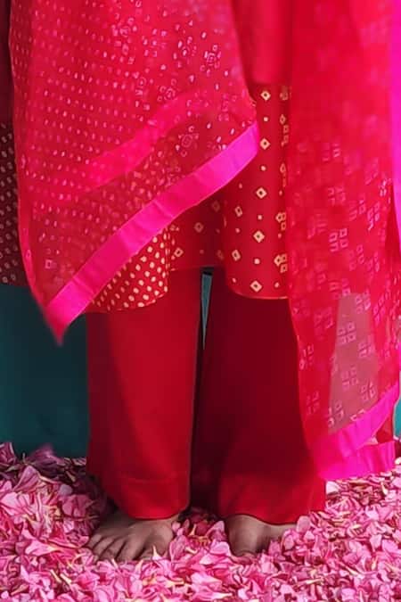 Pooja Singhal_Red Viscose, Silk, Modal, Satin, Organza Embroidery Layered Printed Kurta Set _Online_at_Aza_Fashions