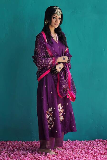 Buy_Pooja Singhal_Purple Kurta Viscose Silk Embroidery Sequin Notched Thread Work Pant Set_Online_at_Aza_Fashions