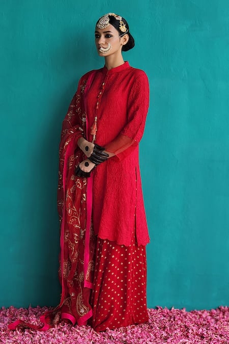 Shop_Pooja Singhal_Red Kurta Viscose Silk Plain Mandarin Collar Set With Dupatta_at_Aza_Fashions