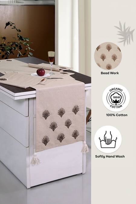 Shop_Ode & Cloe_Beige 100% Cotton Pearls, Beads And Cut Dana Runner & Mat Set