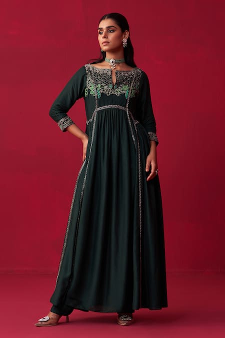 Adaara Couture Green Russian Silk Embroidery Sequin Notched Natures Bounty Kurta And Pant Set 