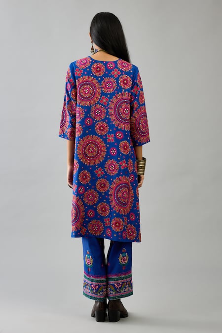 Shop Kora Blue Silk Sequins, Embroidery Split V-neck A-line Kurta Set at Aza Fashions Shop_Kora_Blue Silk Sequins, Embroidery Split V-neck A-line Kurta Set _at_Aza_Fashions