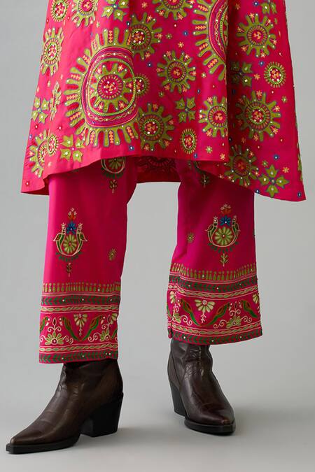 Buy Kora Fuchsia Silk Embroidery Collared Floral A-line Kurta Set Online at Aza Fashions Buy_Kora_Fuchsia Silk Embroidery Collared Floral A-line Kurta Set _Online_at_Aza_Fashions