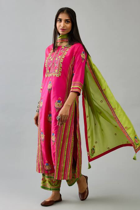 Kora_Fuchsia Silk Embroidery, Sequins Round Neck Straight Kurta Set _at_Aza_Fashions