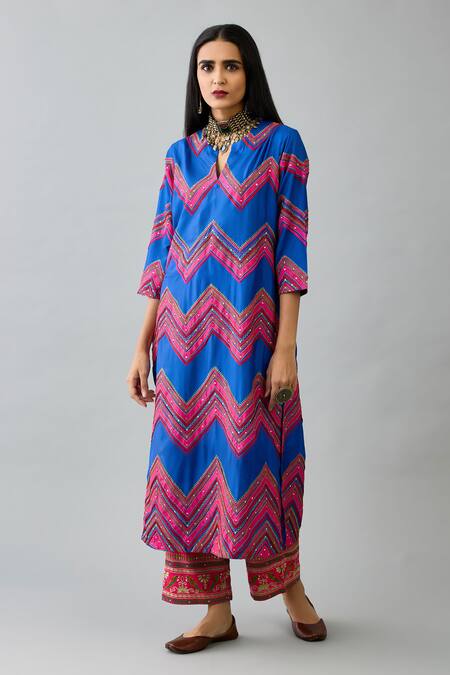 Kora Blue Silk Mirrors, Embroidery Split V-neck Chevron Kurta Pant Set Online at Aza Fashions Kora_Blue Silk Mirrors, Embroidery Split V-neck Chevron Kurta Pant Set _Online_at_Aza_Fashions