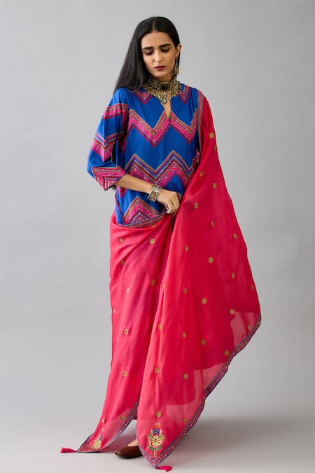 Shop Kora Blue Silk Mirrors, Embroidery Split V-neck Chevron Kurta Pant Set Online at Aza Fashions Shop_Kora_Blue Silk Mirrors, Embroidery Split V-neck Chevron Kurta Pant Set _Online_at_Aza_Fashions