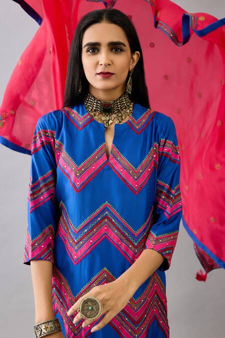 Kora Blue Silk Mirrors, Embroidery Split V-neck Chevron Kurta Pant Set at Aza Fashions Kora_Blue Silk Mirrors, Embroidery Split V-neck Chevron Kurta Pant Set _at_Aza_Fashions