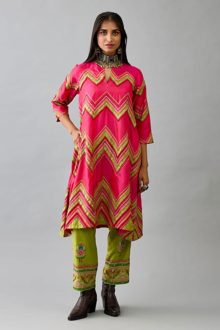Kora_Fuchsia Silk Embroidery, Mirrors Split V-neck Chevron Kurta Pant Set _Online_at_Aza_Fashions