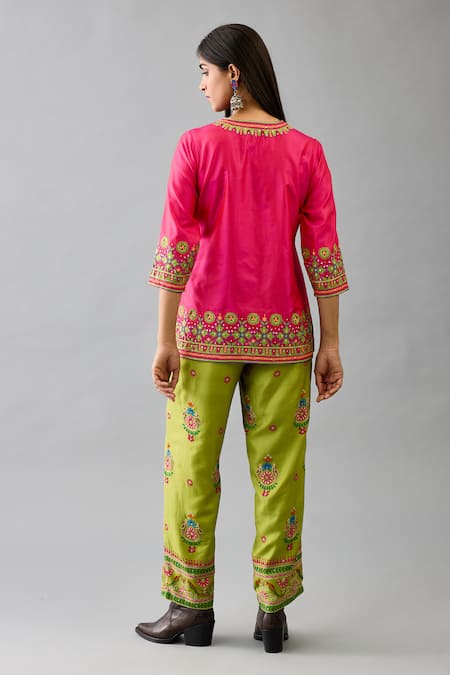 Shop Kora Fuchsia Silk Embroidery Round Neck Cutwork Short Kurta With Pant at Aza Fashions Shop_Kora_Fuchsia Silk Embroidery Round Neck Cutwork Short Kurta With Pant _at_Aza_Fashions