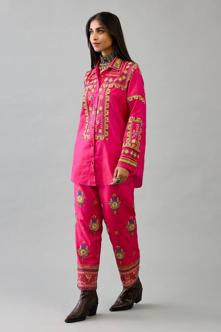 Buy_Kora_Fuchsia Silk Mirrors, Embroidery Shawl Neck Geometric Shirt With Pant _Online_at_Aza_Fashions