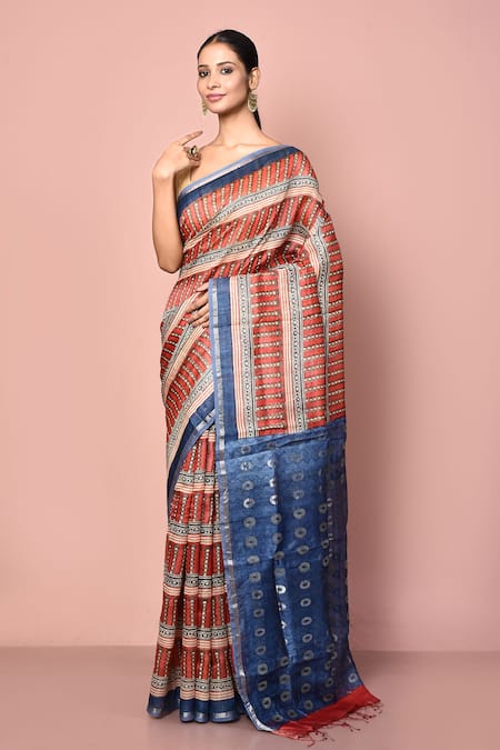 Nazaakat by Samara Singh Grey Pure Tussar Printed And Woven Geometric Saree With Running Blouse Piece