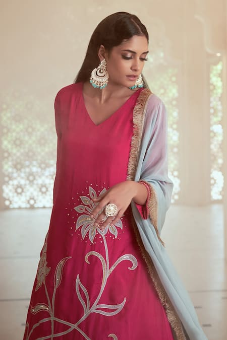 Buy_Megha Pitti_Pink Silk, Organza, Hemp Embroidery V-neck Floral A-line Kurta Set _Online_at_Aza_Fashions