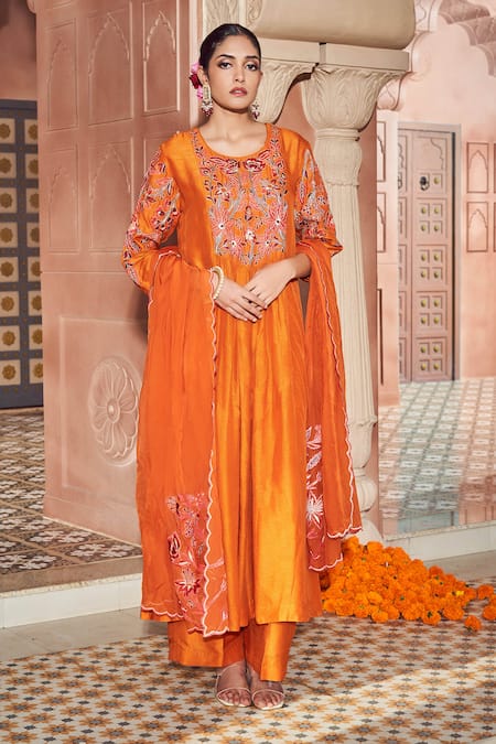 Megha Pitti Floral Embroidered Kurta Pant Set 