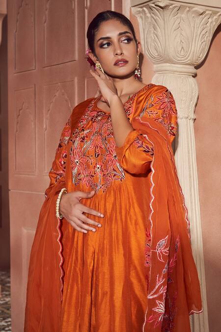 Buy_Megha Pitti_Orange Bamboo Embroidery Round Neck Floral Kurta Pant Set _Online_at_Aza_Fashions