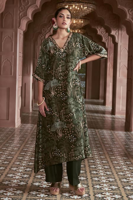 Megha Pitti Flower Print Kurta & Pant Set 