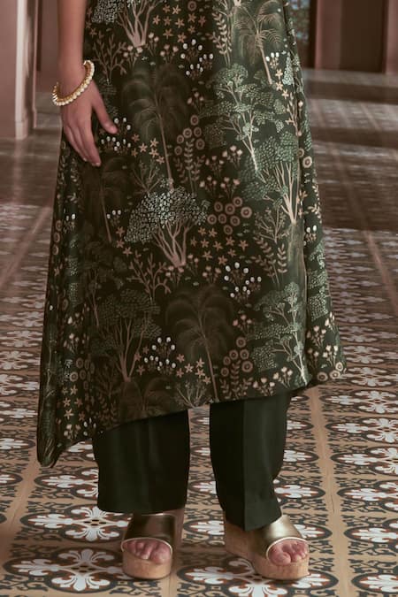 Shop Megha Pitti Emerald Green Embroidery V-neck Flower Print Kurta And Pant Set Online at Aza Fashions Shop_Megha Pitti_Emerald Green Embroidery V-neck Flower Print Kurta And Pant Set _Online_at_Aza_Fashions