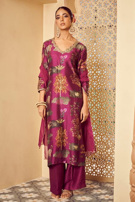 Megha Pitti Purple Bemberg Silk Botanic Printed V Neck Kurta Pant Set 