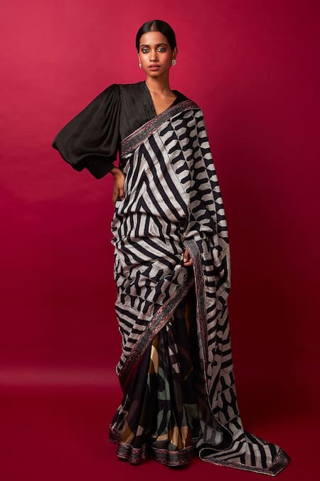 Vedika M Chevron Print Saree With Blouse 