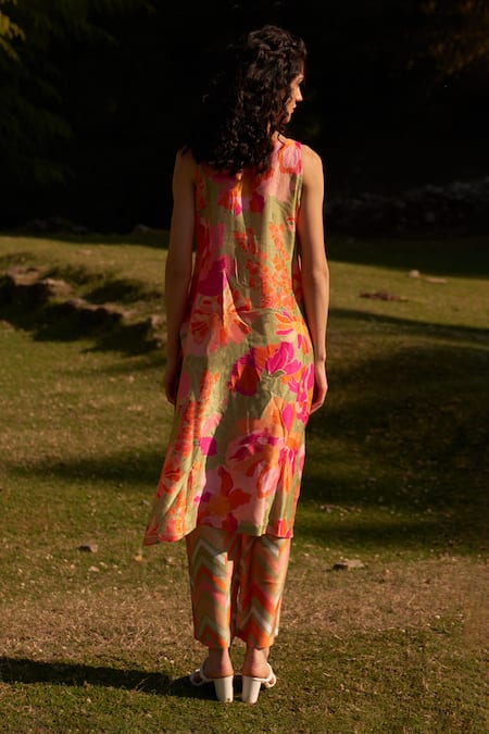 Shop Archana Shah Green Bemberg Silk Embroidered Sequin V Lupine Floral Print Tunic And Trouser Set at Aza Fashions Shop_Archana Shah_Green Bemberg Silk Embroidered Sequin V Lupine Floral Print Tunic And Trouser Set _at_Aza_Fashions