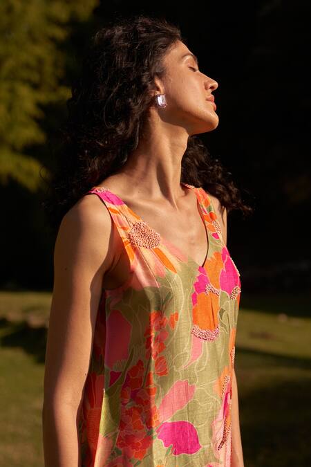 Archana Shah Green Bemberg Silk Embroidered Sequin V Lupine Floral Print Tunic And Trouser Set Online at Aza Fashions Archana Shah_Green Bemberg Silk Embroidered Sequin V Lupine Floral Print Tunic And Trouser Set _Online_at_Aza_Fashions