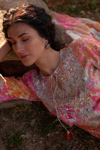 Archana Shah_Multi Color Bemberg Silk Embroidered Daisy Zardosi And Mirror Kurta Sharara Set _Online_at_Aza_Fashions